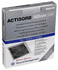MEDICAZIONE IN CARBONE ATTIVO CON ARGENTO ACTISORB SILVER 10,5X10,5 CM 3 PEZZI - FARMAPRIME